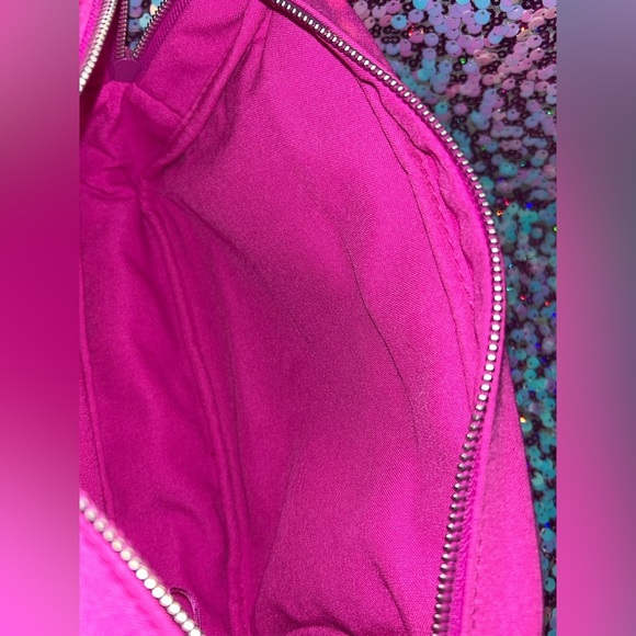 Pink Valentino Garavani Clutch - Picture 9 of 12